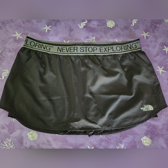 The North Face Pants - NWOT The North Face Black Athletic Skort - Size XL